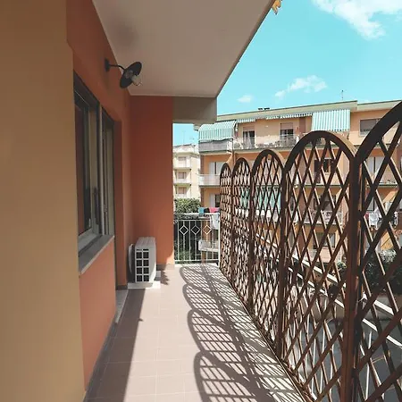Il Viaggiatore Via Rimini Serapo Bed & Breakfast