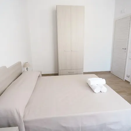 Il Viaggiatore Via Rimini Serapo Bed & Breakfast